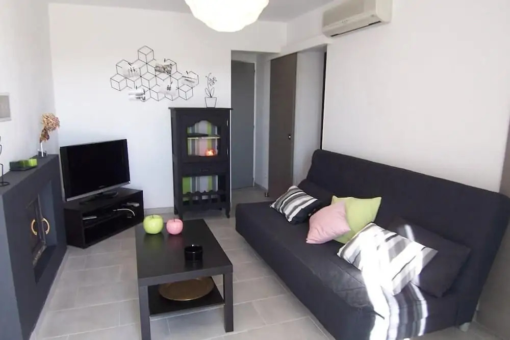 APARTMENT CHIOLA RDC - BEACH ON FOOT- SOLARO Apartment 1