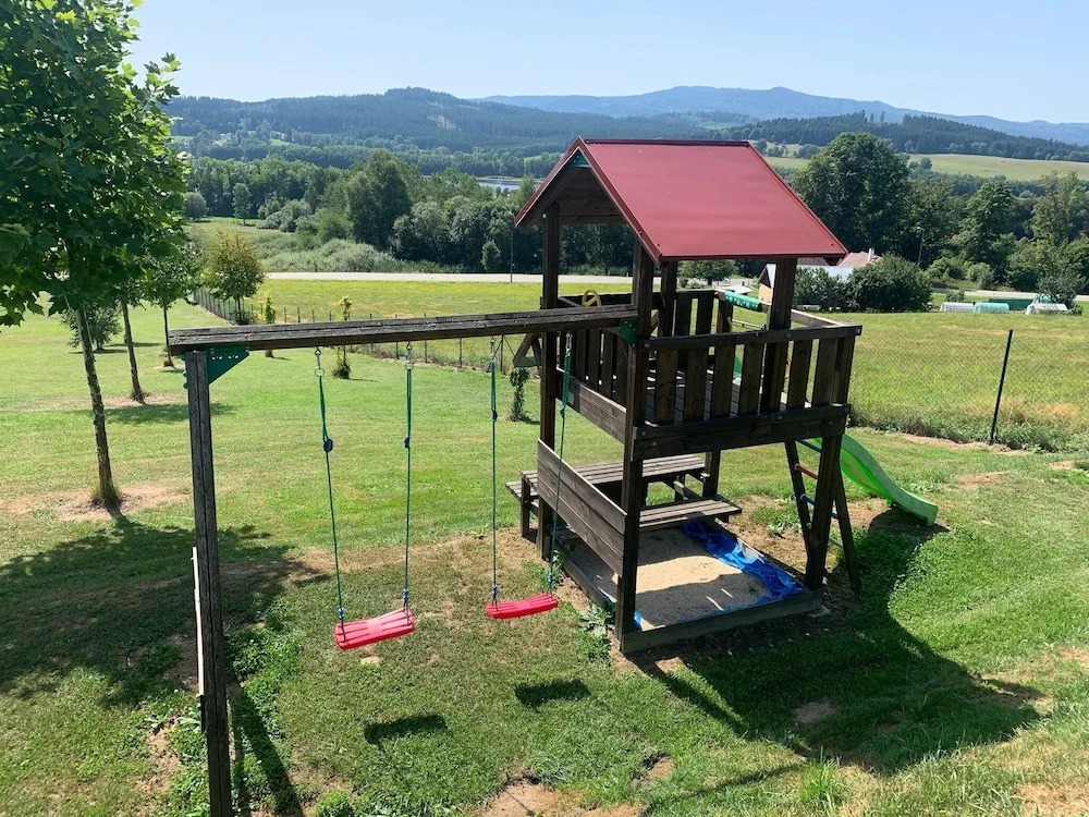 Villa-view pool bbq playground & fire pit