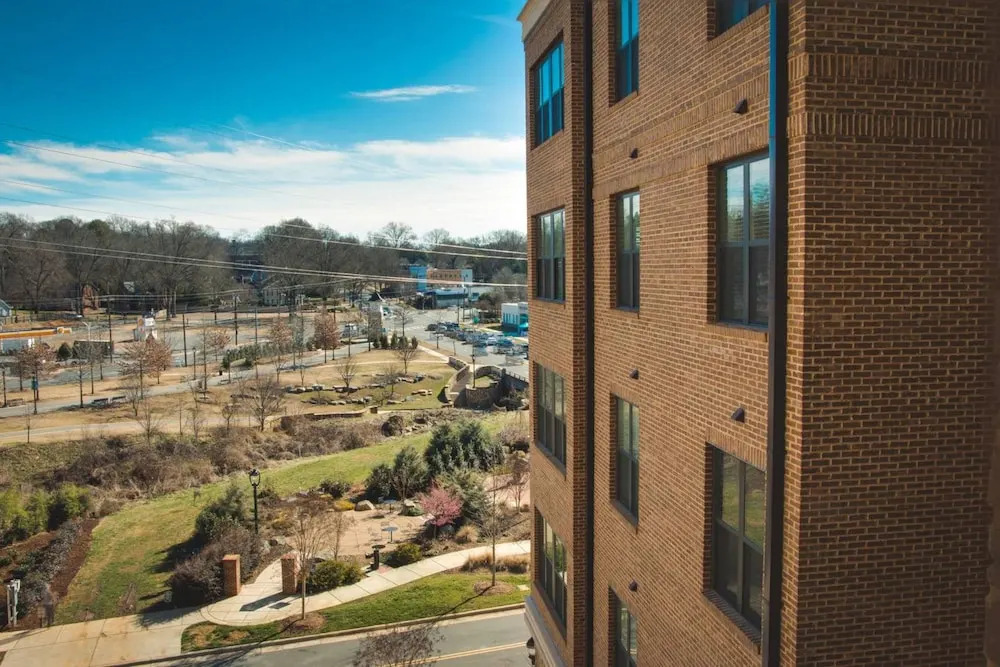 Pristine 1BR Apt In Dilworth
