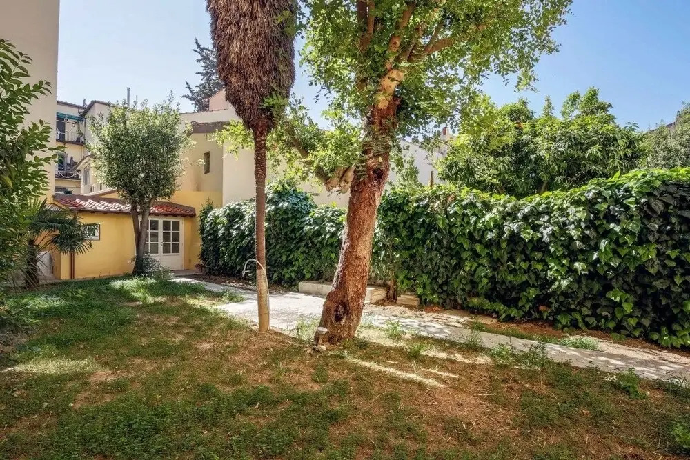 Charming Garden Niche