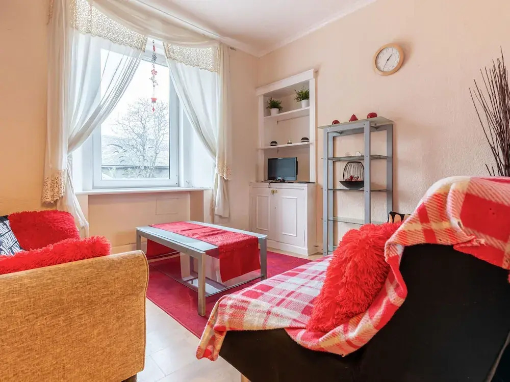 Cozy Apartment in Edinburgh near River