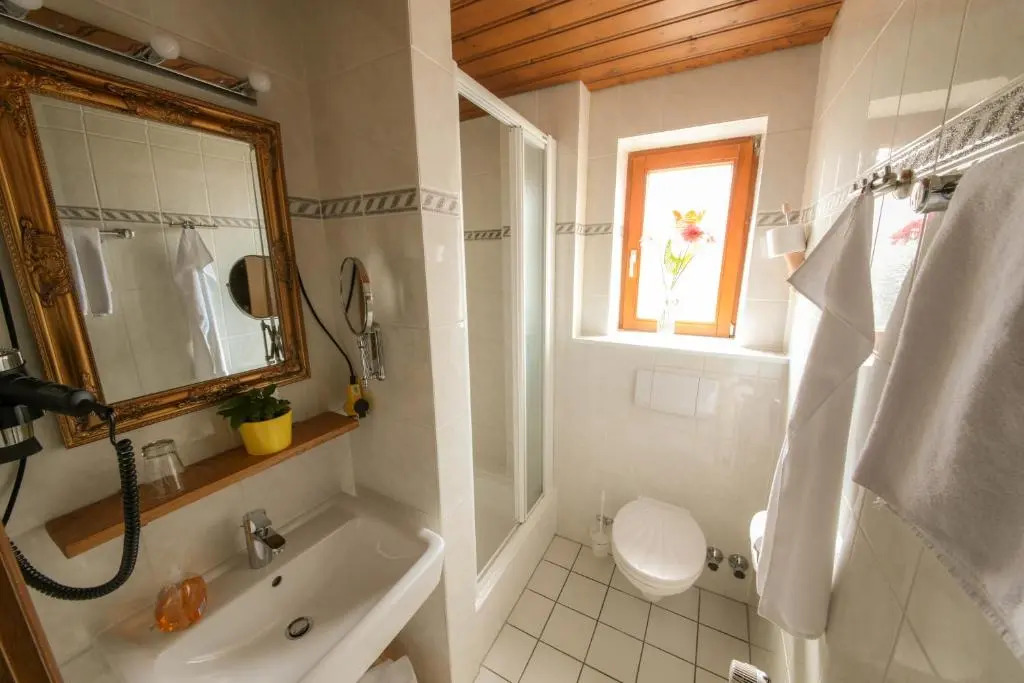 Hotel Kraus - Zentral in Bielefeld-Heepen, Gratis Parken, 24h Self Check-in