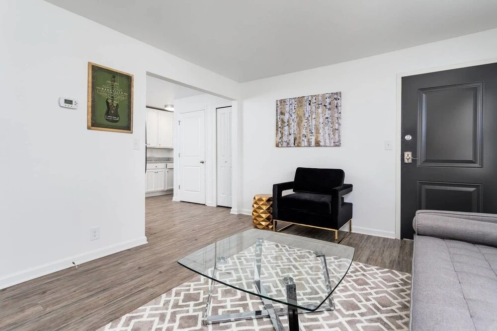 8 BRs Comprised of 4 2BR Suites by Domio