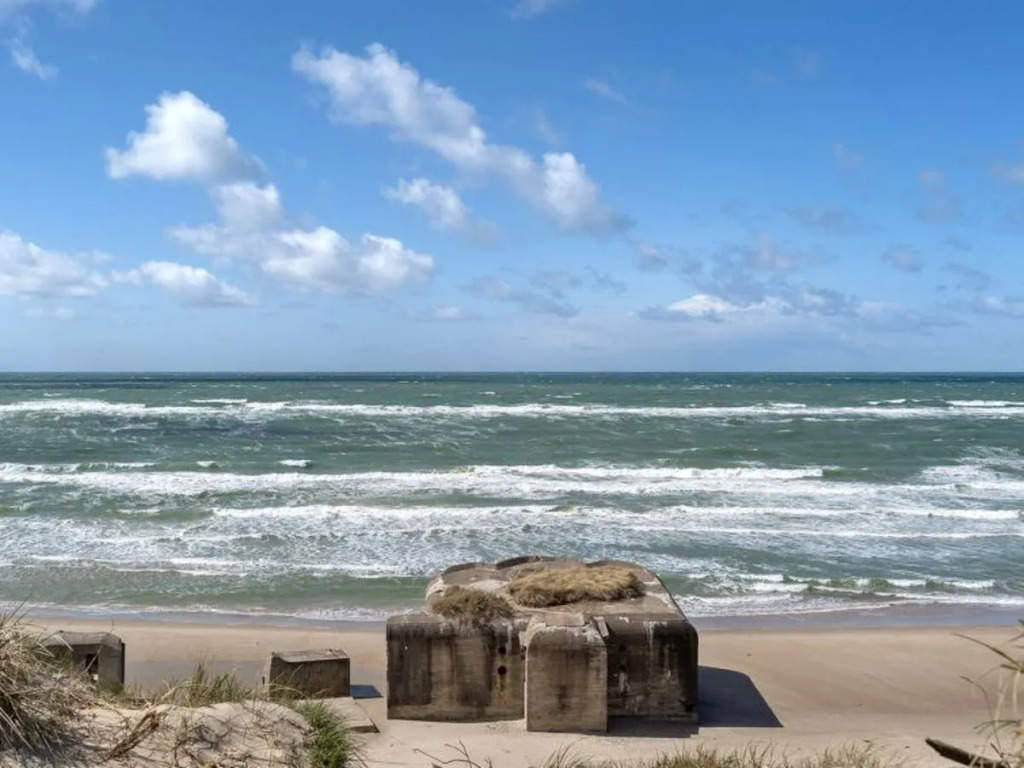 "Stanislaw" - 10m from the sea in NW Jutland