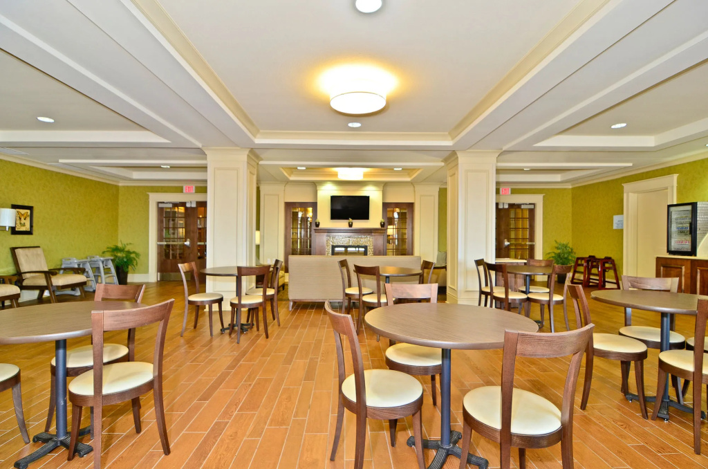 Holiday Inn Express & Suites - Williston by IHG