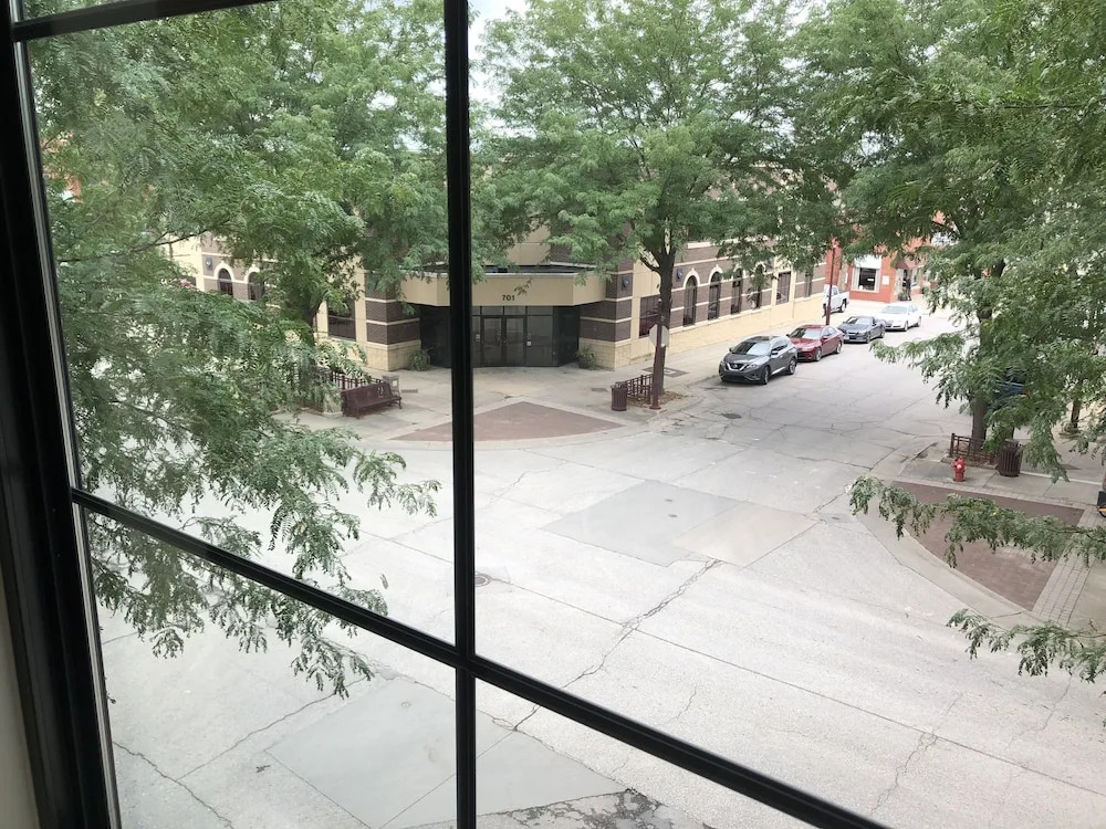 Shenandoah Inn & Suites