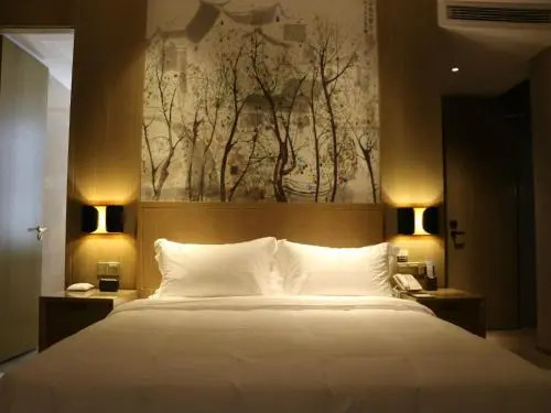 Xintiandi Jianguo Hotel