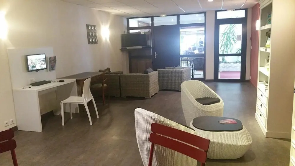 The Originals City, Le Patio Hôtel, Cholet Nord