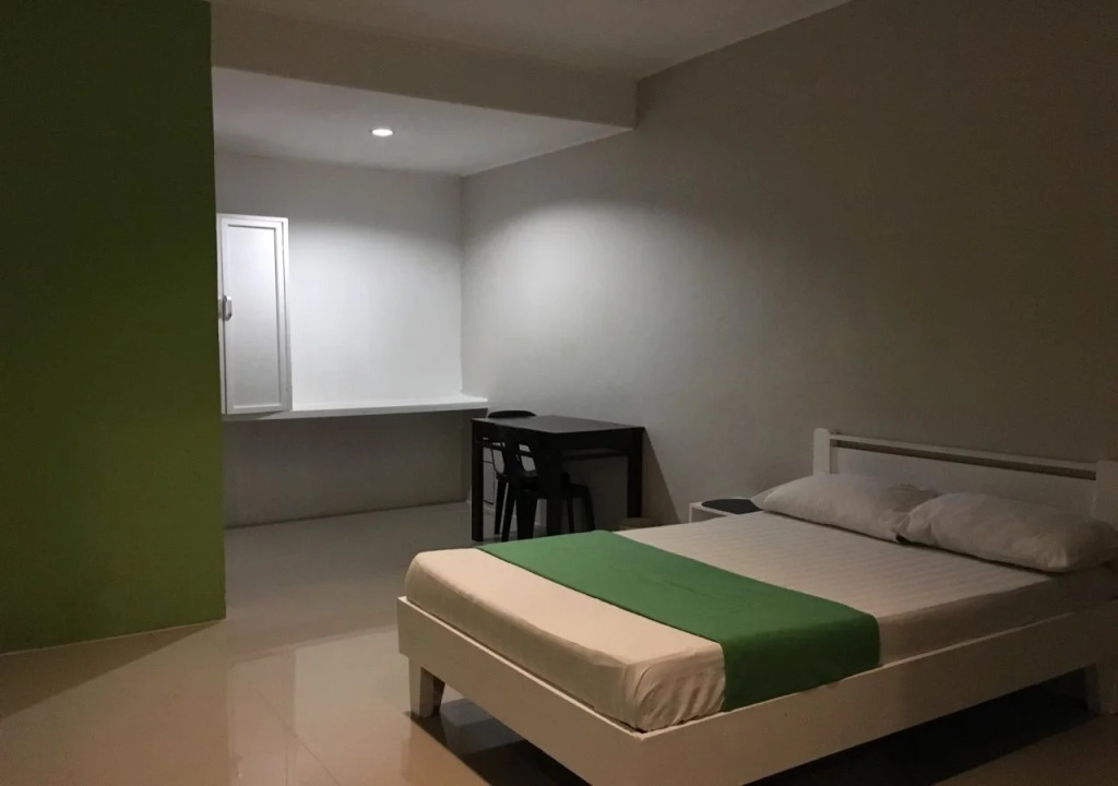 Night & Day Inn