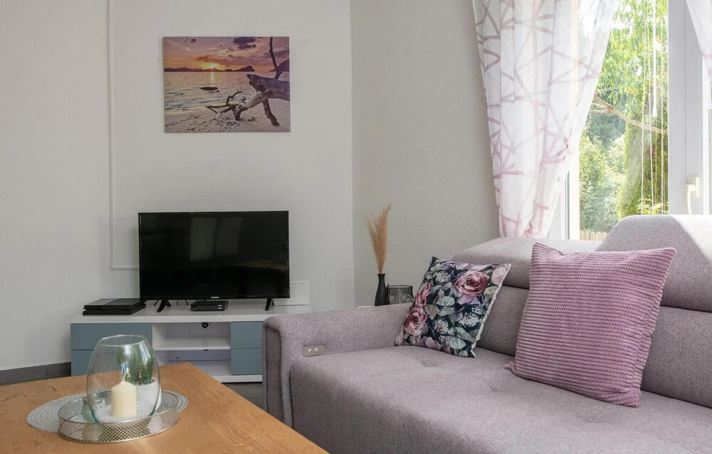 Beautiful Home in Vrecari With Wifi and 4 Bedrooms