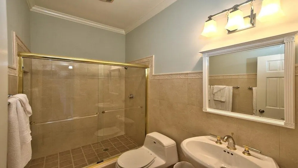 Solterra Vacation Rental: Luxury 3-BR Condo with Lake & Golf Views. Access to Luxury Pool, Hot Tub, and Golf Courses at Lely Resort. Close to Naples Beaches, 5th Avenue S, and Marco Island