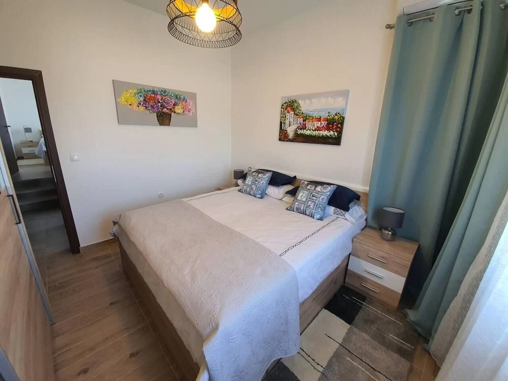 2-bed Apartment 5 Mins From Beach! Zadar, Croatia