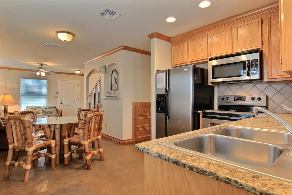 Maria's Beach Getaway Gsc1 4 Bedrooms 3 Bathrooms Condo