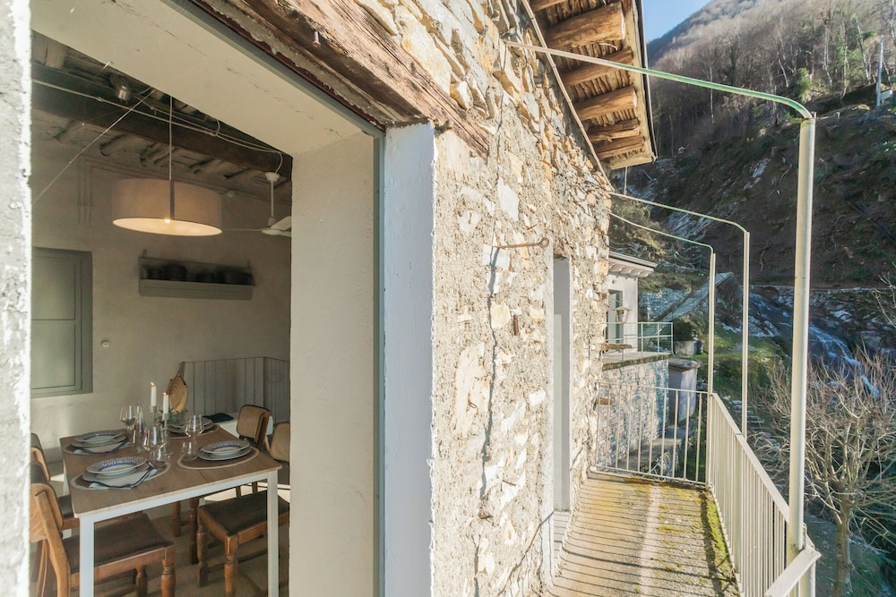 Villa Eugenia - Pool e Garden Retreat in Como by Rent All Como