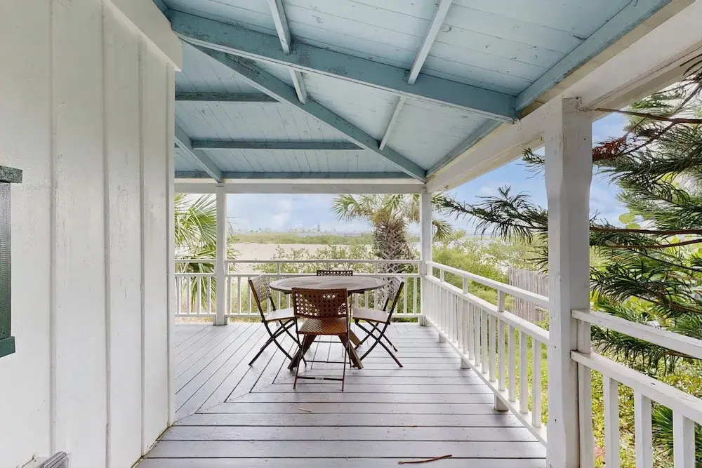 Sunny Oceanfront Home With Balcony, Full Kitchen, Central AC, & Washer/dryer