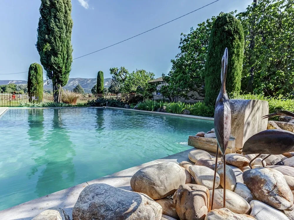 Cottage in Oppede With Pool and Garden