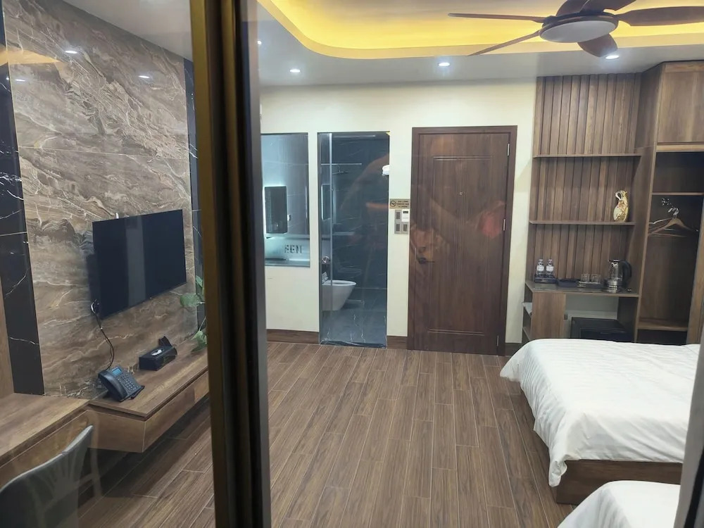 Green Family Hotel