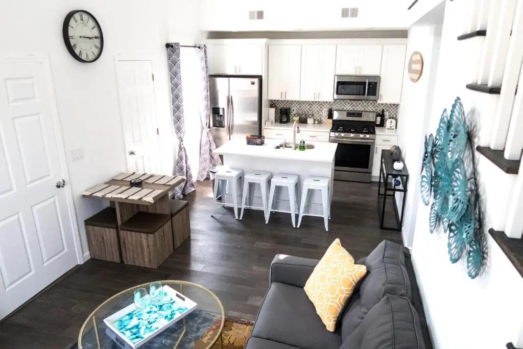 Lux 3 Bd - Perfect & Parking & Massive Patio