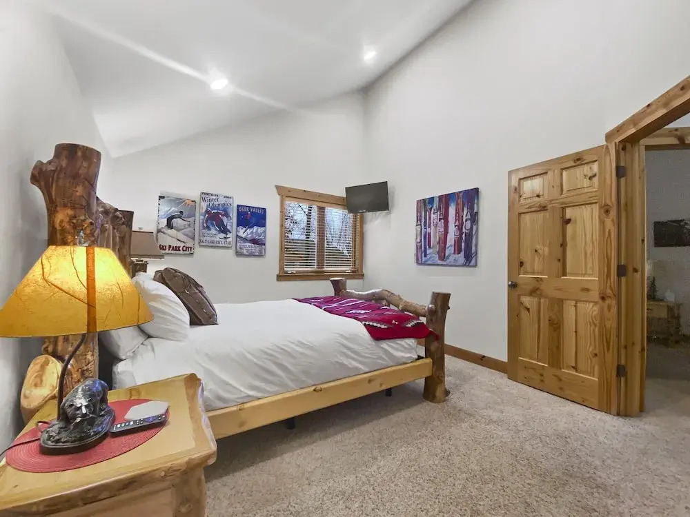 Timberwolf Lodge 6 2 Bedroom Cabin by RedAwning