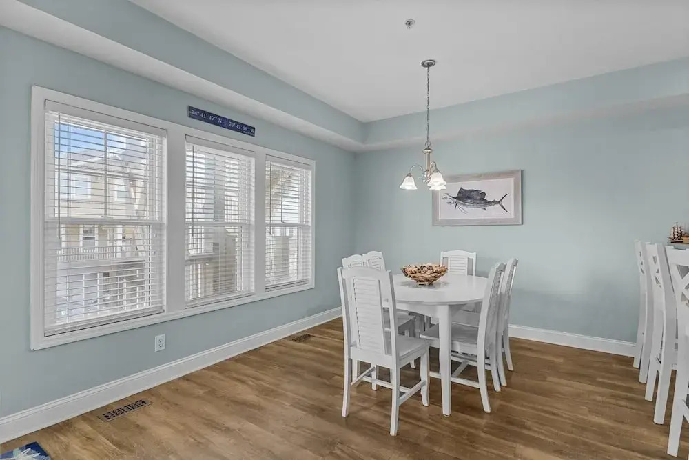 Linger Longer 3 Bedroom Home by RedAwning