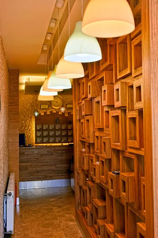 Elmas Hotel