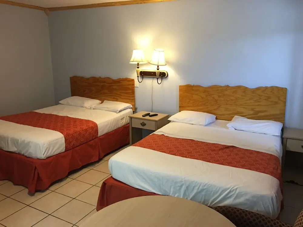 Dixie Plaza Hotel