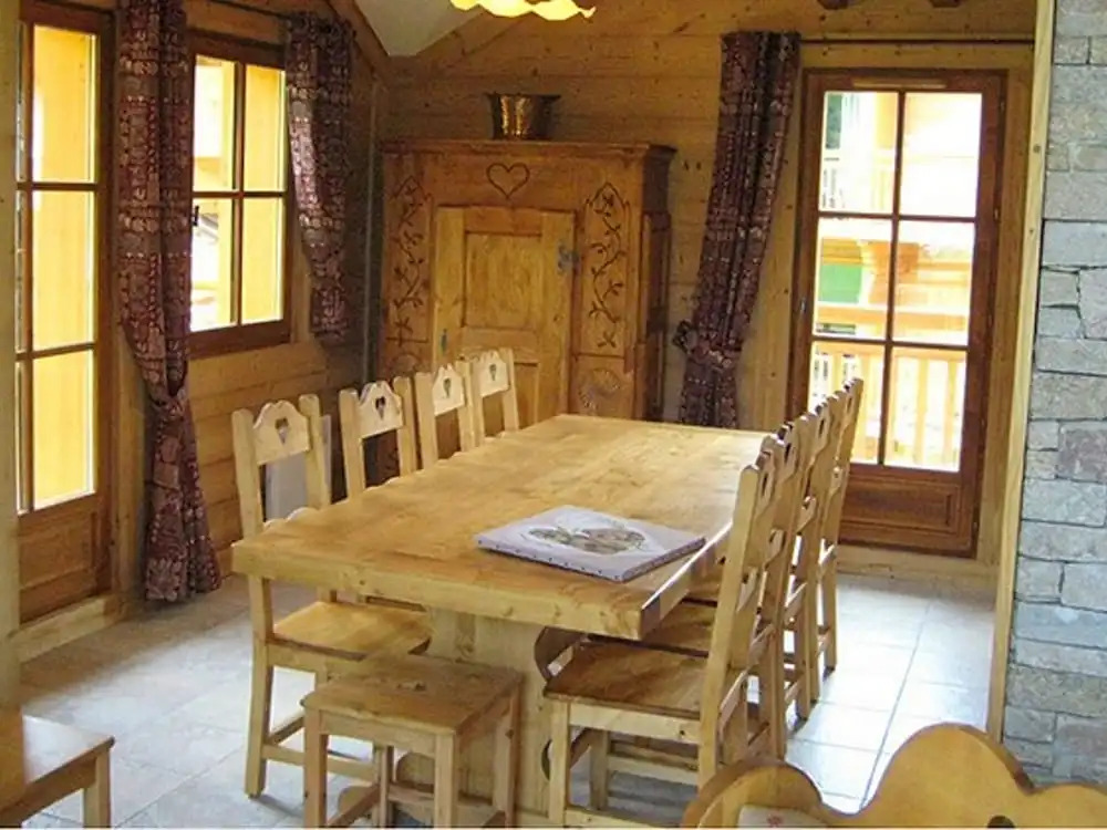 Beautiful Chalet in a Quiet Area Just 500m From the ski Lift