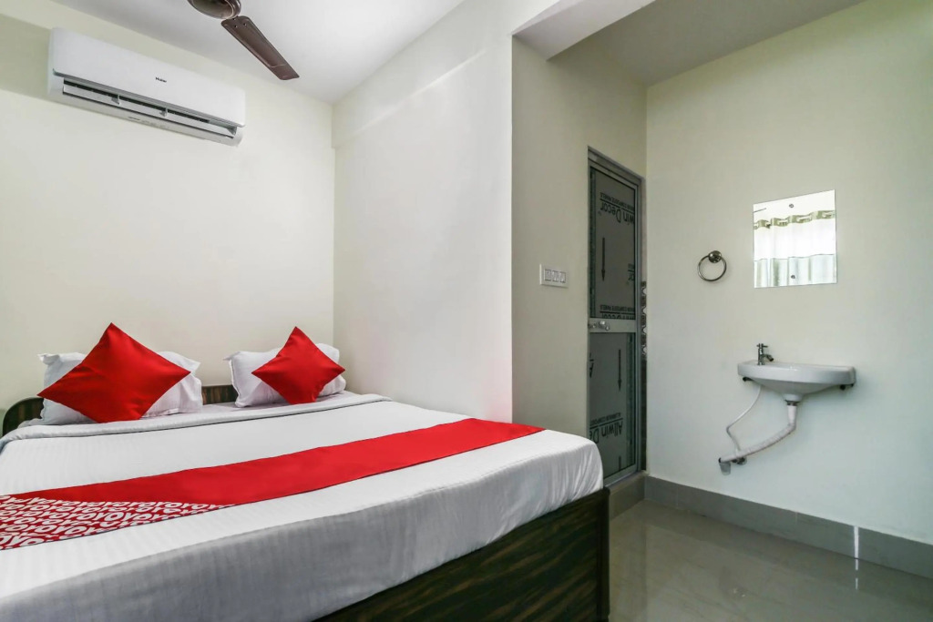 Flagship 70422 Hotel Lokenath