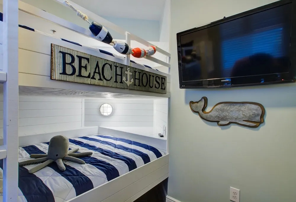 Azure 519 3 Bedroom Condo