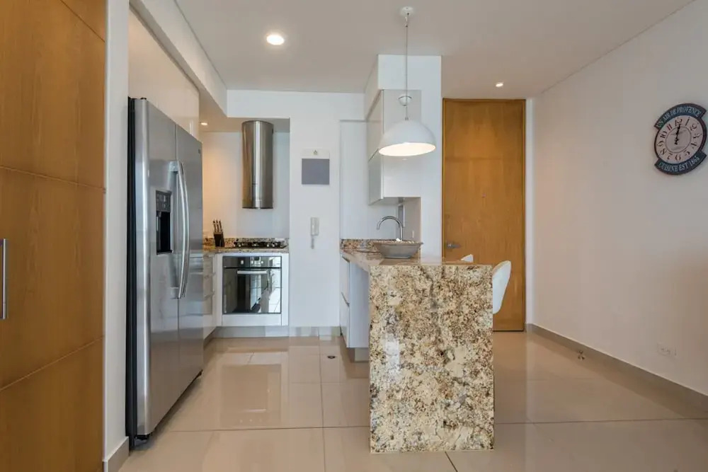 Classy 1 Bedroom Pool & Gym near Downtown
