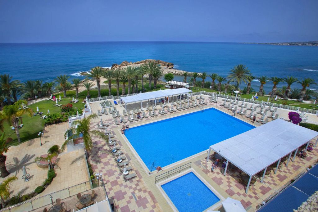 Queens Bay Hotel