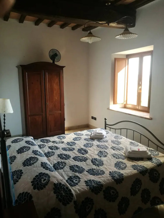 Portion of a Farmhouse With 30 Beds - 4 Apartments and 2 Rooms