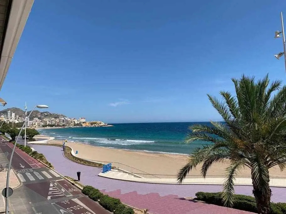 First line Ocean Drive Luxury apartment1 with infinity swimming pool