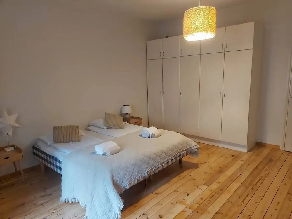 2ndhomes Central 85m2 2BR Apartment
