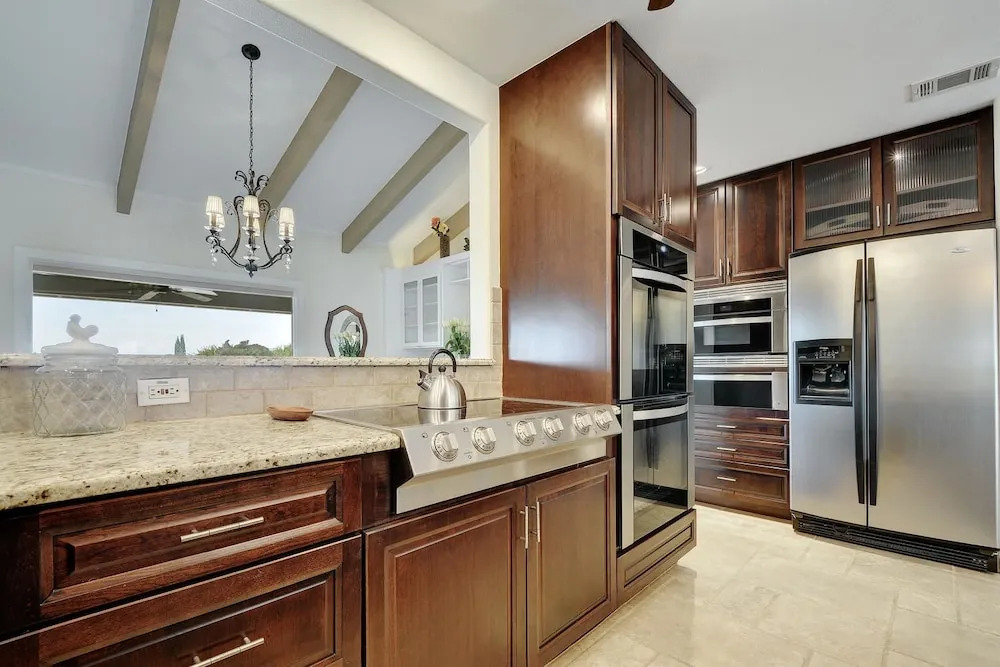 Luxury Lakeview Home in Lakeway by RedAwning