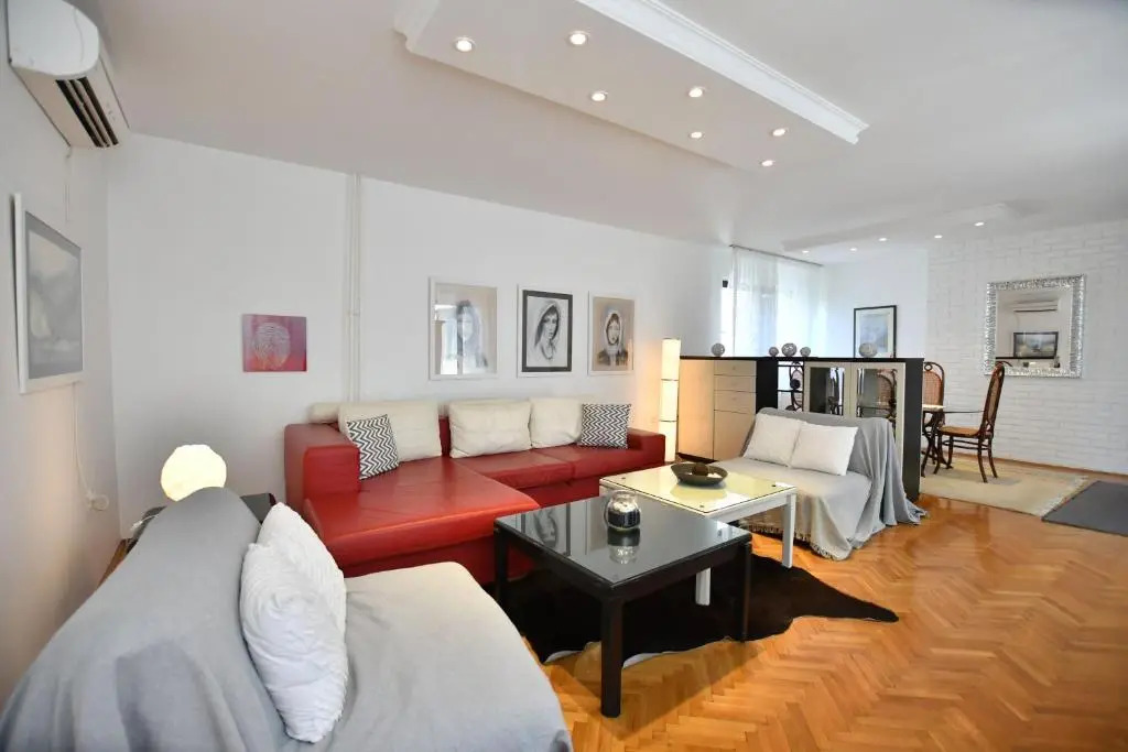 Villa Mina Kladovo, 5-Bedroom Villa with Pool for up to 12 People