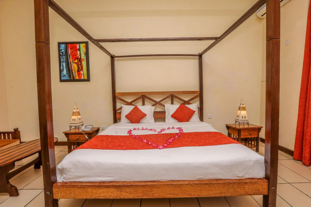 CityBlue Creekside Hotel & Suites