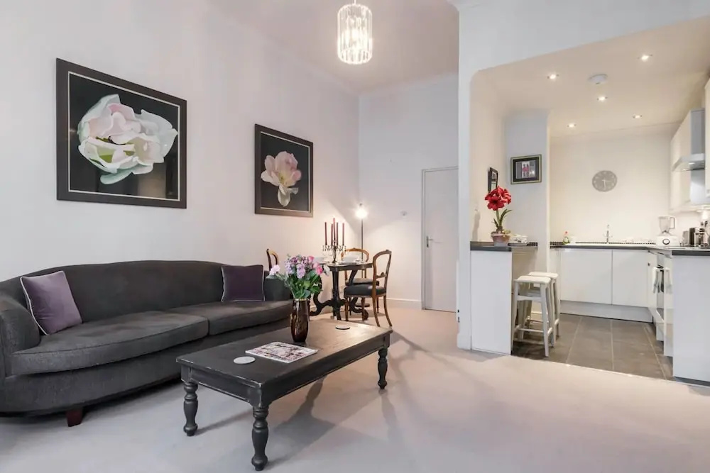 Elegant Georgian 2 Bedroom Apartment in Notting Hill