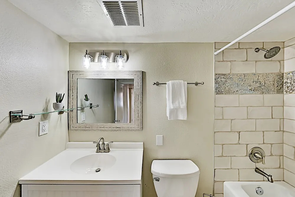 Family Friendly W/ Heated Pool & Waterslide 4 Bedroom Home