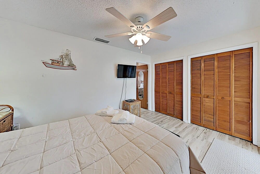 3br/2ba Seaside - 600 Feet From The Beach - Sleeps 6 3 Bedroom Home