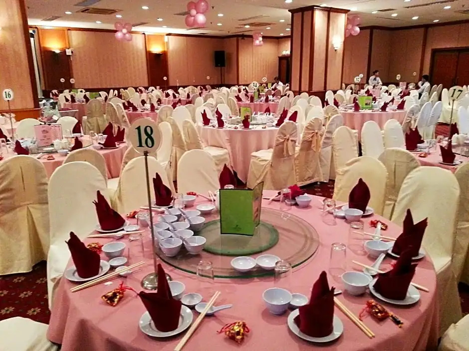 Dynasty Hotel