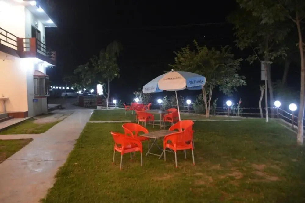 Galiyat Inn Hotel, Balakot by LMC