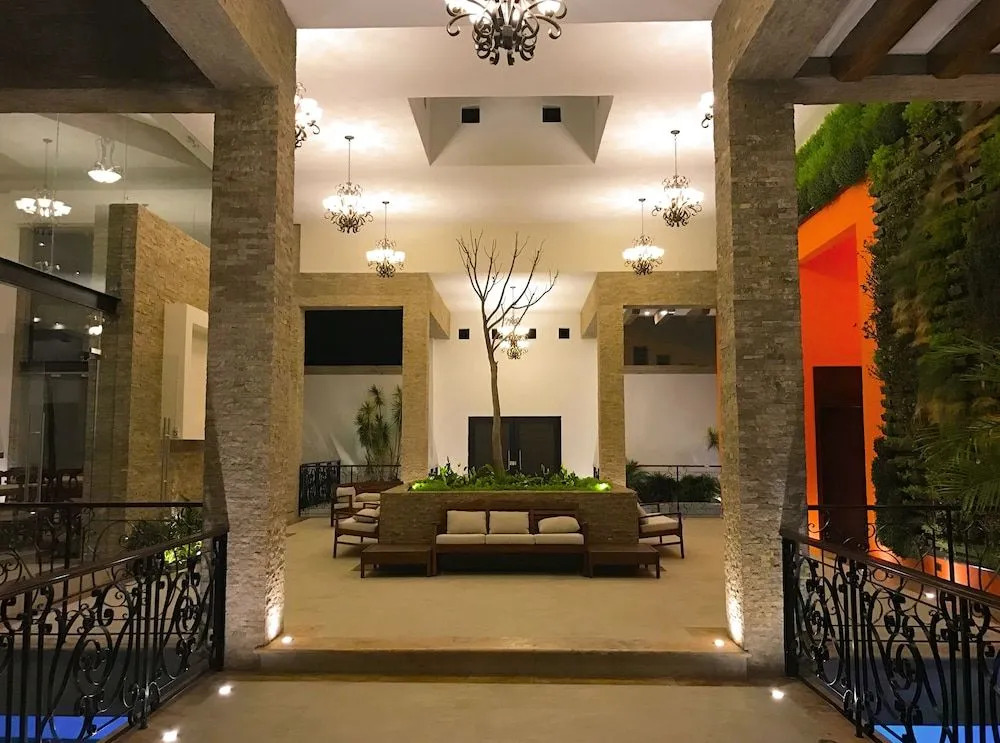 Royal Serennia Small Hotel Boutique