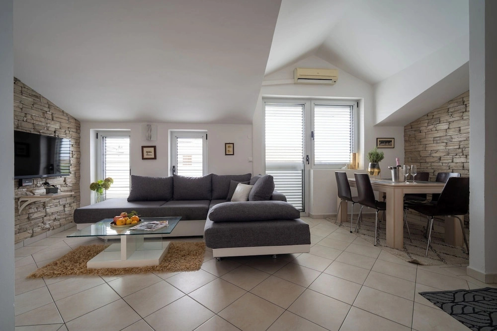 Apartments Valbruna