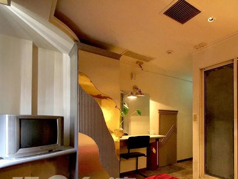 Broadway Hotel