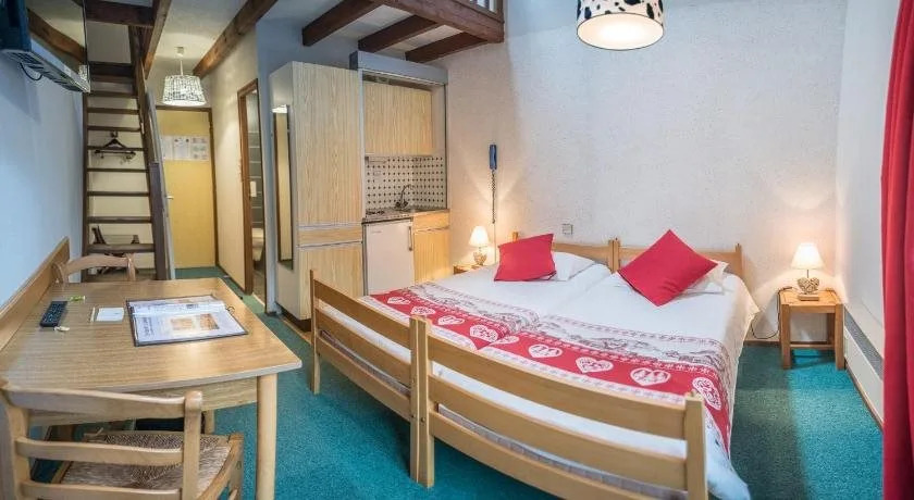 Logis Hôtel Le Vétiné