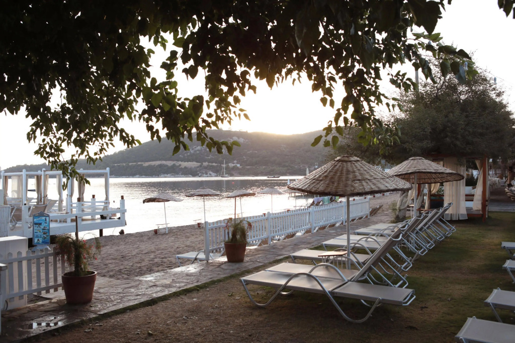 Daphnis Hotel