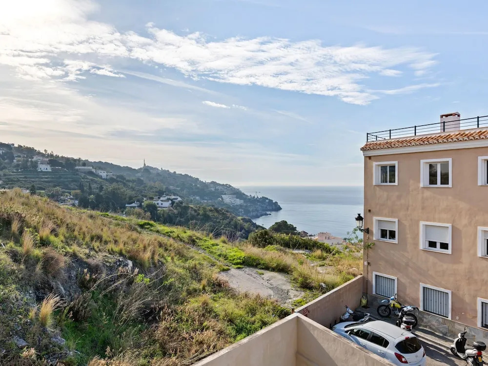 Modern Apartment in La Herradura with Sea Nearby