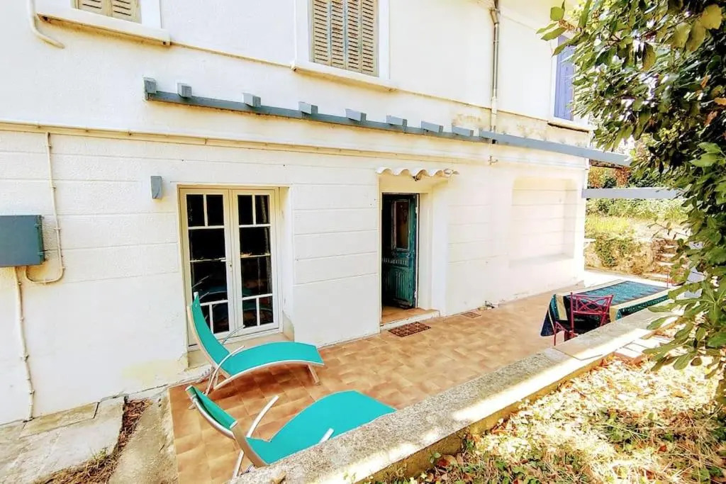 Maison de charme à 200 bord de mer, terrasse, jardin- Lesclesdenicole