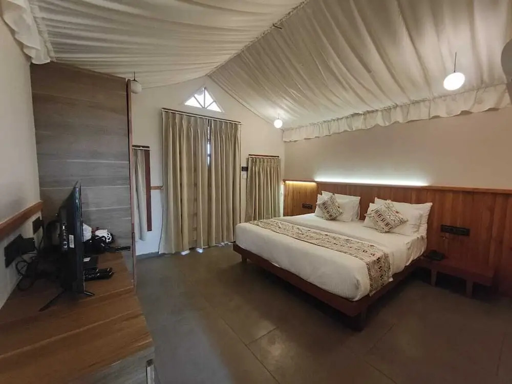 Nirvana Resort and Restaurant